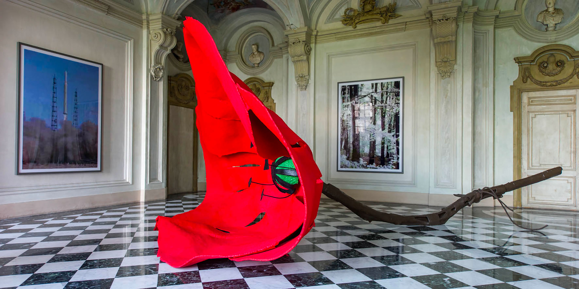 Thomas Ruff, jpeg ri02, 2007, Claes Oldenburg and Coosje van Bruggen, Dropped Flower, 2006, Thomas Ruff, jpeg ri02, 2007